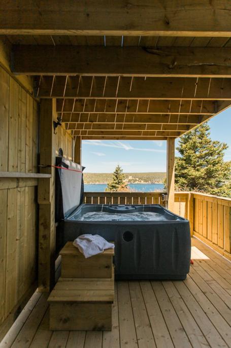 Whale House Guest House Mobile Exterior photo