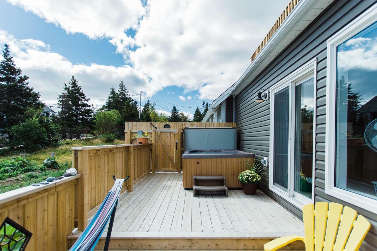 Whale House Guest House Mobile Exterior photo